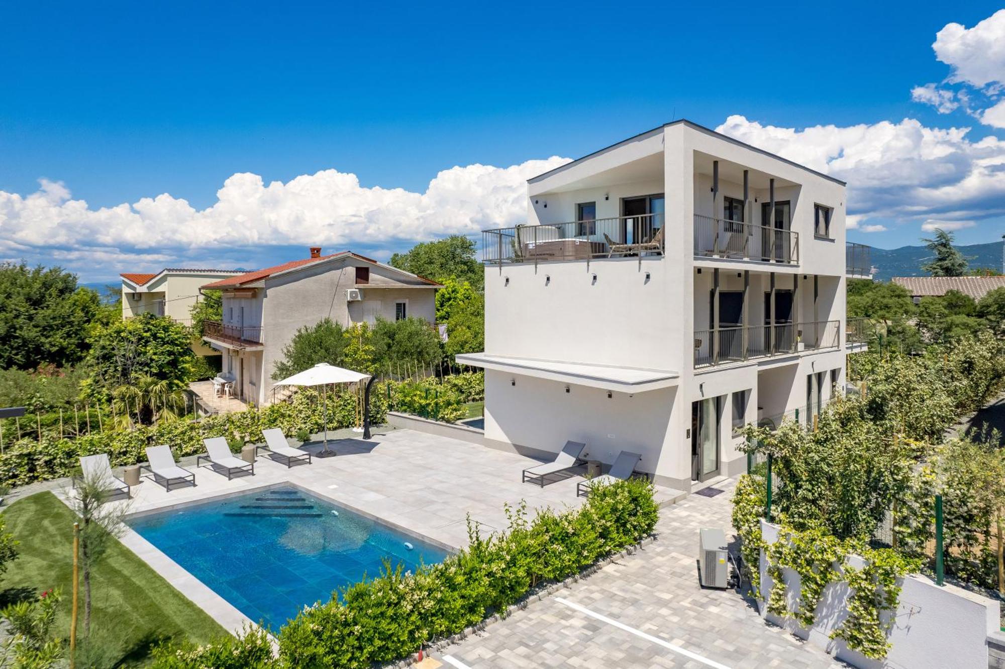 Apartmani Vila Mara M 1 Heated Pool Omisalj Bagian luar foto